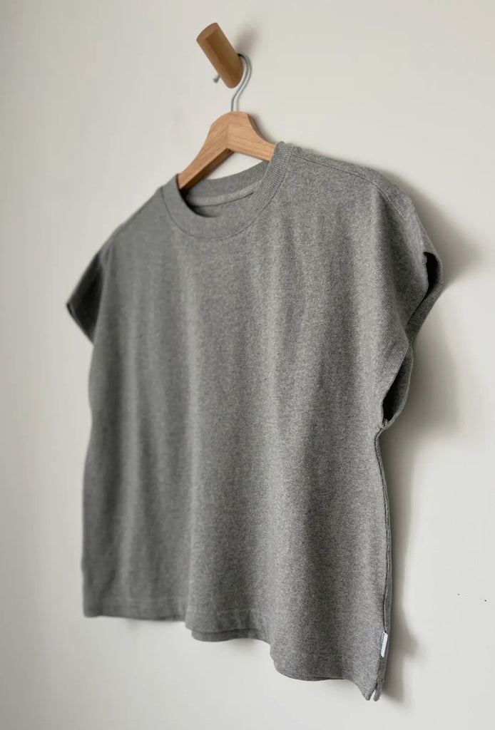 Le Bon Shoppe - Jeanne Tee
